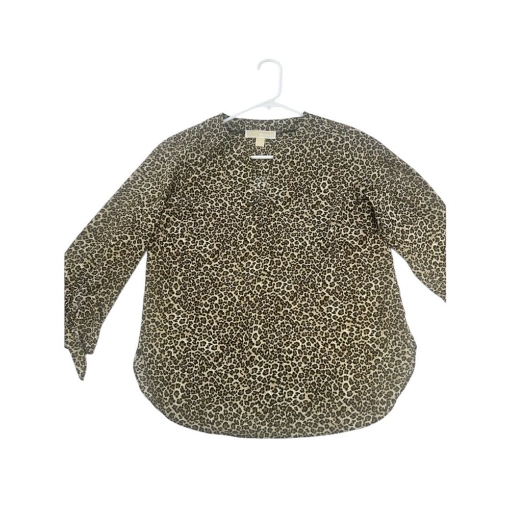 Michael Kors long sleeve‎ blouse featuring a leopard print design Size Small
